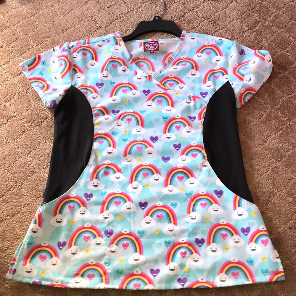 Scrub top